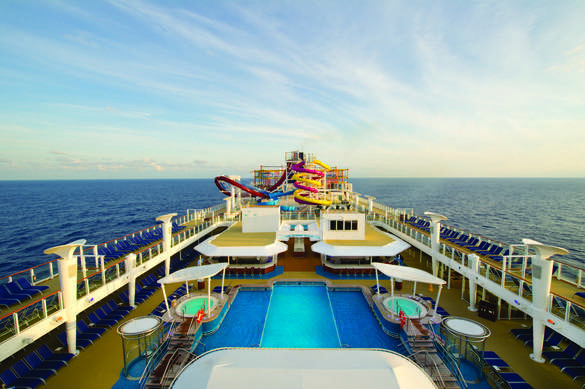 NCL Norwegian Breakaway Aqua Park Main Pool ©Rick Diaz.jpg